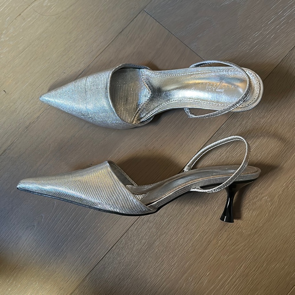 silver sling back kitten heels / never worn
